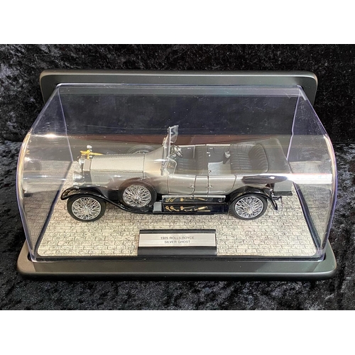 1366 - Franklin Mint 1925 Rolls-Royce Silver Ghost Die Cast Model, precision crafted in 1:24 scale, hand-as... 