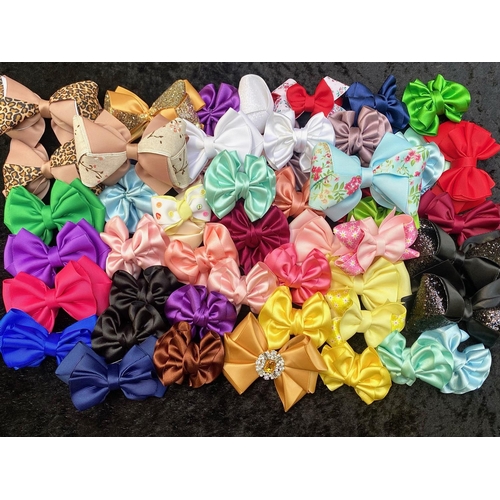 1584 - Haberdashery Interest - Large Collection of Beautiful Ribbon Hair Bows, 44 fitted with clips, plus s... 