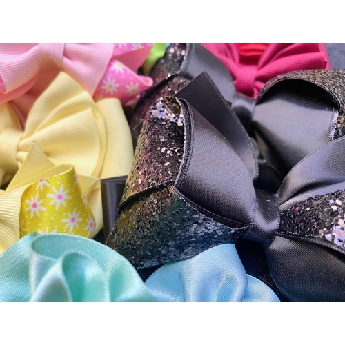 1584 - Haberdashery Interest - Large Collection of Beautiful Ribbon Hair Bows, 44 fitted with clips, plus s... 