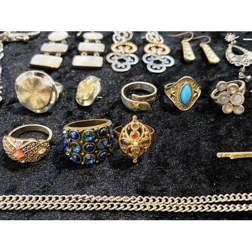 444 - Box of Costume Jewellery, comprising bracelets, earrings, rings, pendants, etc. Odd silver. Together... 