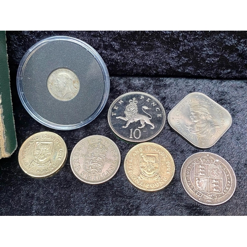 500 - Collection of Mixed Coins, some silver, together with bank notes from around the world.  Includes UK... 