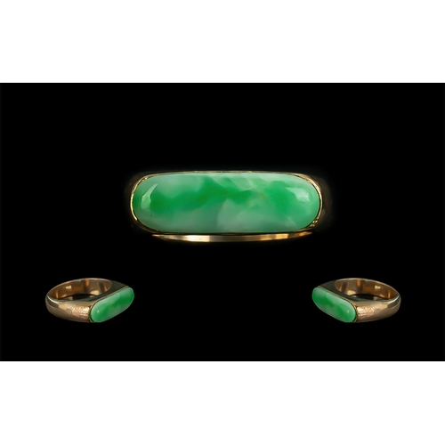 62 - 14ct Gold Attractive Single Stone Elongated Jade Set Ring, marked 14ct, the jade of excellent condit... 