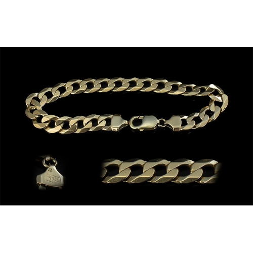 119 - A Fine 9ct Gold Curb Link Bracelet with Lobster Claw Clasp - Marked 9ct (375) Excellent Warm Coloure... 