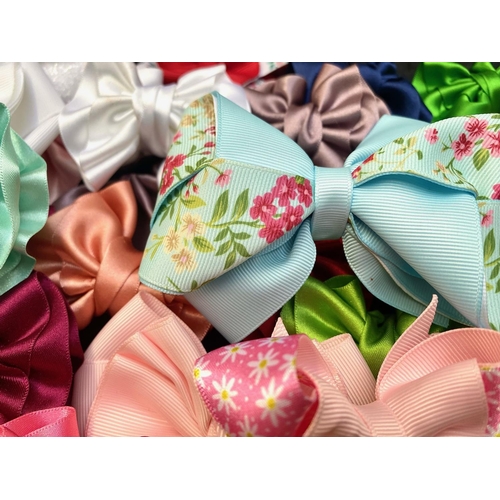 1584 - Haberdashery Interest - Large Collection of Beautiful Ribbon Hair Bows, 44 fitted with clips, plus s... 