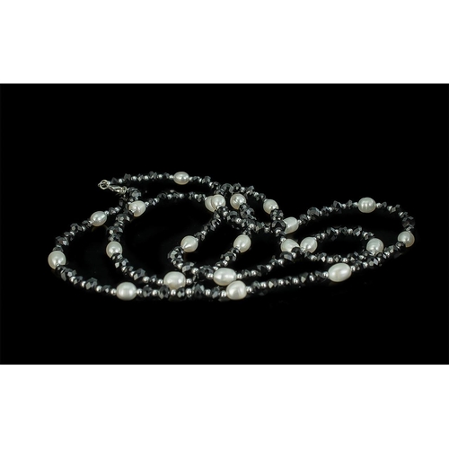 449 - Ladies Pearl & Jet Necklace, approx. length 42''.