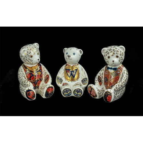 529A - **NO LOT**

Royal Crown Derby Collectors Club Members Only - Collection of Teddy Bears Figures / Pap... 