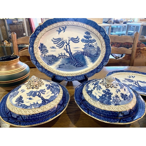 665A - **NO LOT**

Collection of Booths Read Old Willow Pattern Blue & White China, including plates, lidde... 