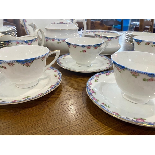 676 - Paragon Bone China Set, comprising a large fruit bowl, 5 x fruit dishes, tea pot, milk jug, sugar bo... 