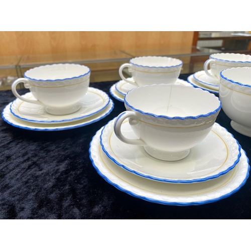 602 - Collection of Minton Ware ( 19 ) Pieces In Total. Comprises 6 Cups, 6 Saucers, 6 Side Plates and Sug... 