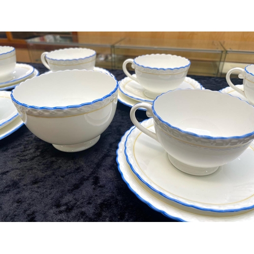 602 - Collection of Minton Ware ( 19 ) Pieces In Total. Comprises 6 Cups, 6 Saucers, 6 Side Plates and Sug... 