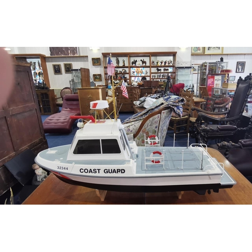 1421 - Radio Controlled Trawler, well detailed, approx 34'' in length.