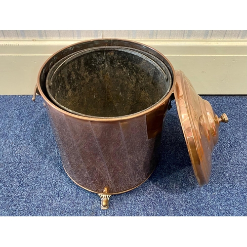 1233 - Large Copper Coal Scuttle & Bucket, lidded bucket measures 17'' high, raised on three legs, together... 