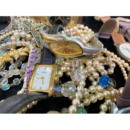 469 - Collection of Vintage Costume Jewellery, comprising necklaces, pearls, beads, bracelets, watches, pe... 