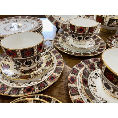 518 - Staffordshire Pottery Tea/Dinner Service, comprising tea pot, milk jug, sugar bowl, seven large tea ... 