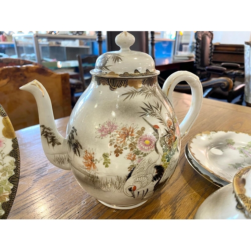 656 - Box of Oriental Porcelain, comprising fine bone china Oriental tea set including tea pot, lidded sug... 