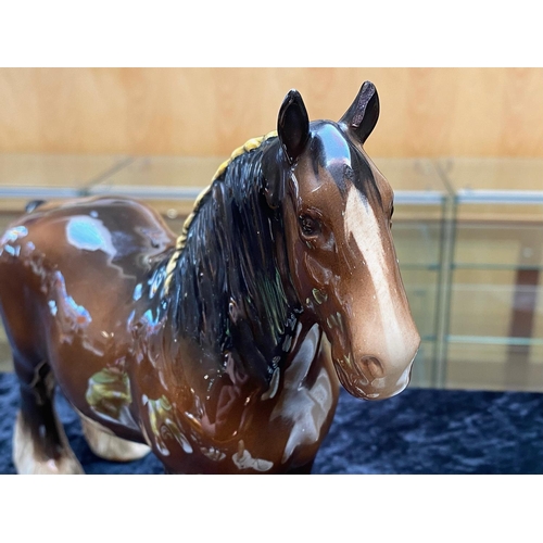 660 - Beswick Shire Horse, approx 8.5'' tall x 11'' wide, gloss brown finish, in excellent condition.  Tog... 