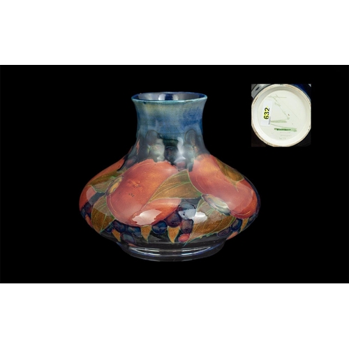 665 - Moorcroft Large ' Blue Pomegranate ' Squat Bulbous Vase. Full Marks to Base. Stands Approx 5.5 Inche... 