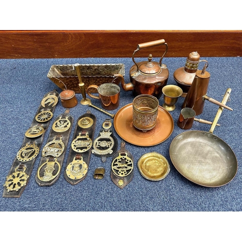 1230 - Large Collection of Assorted Brass & Copper Items, including pots, kettles, pans, bowls, jugs, etc.