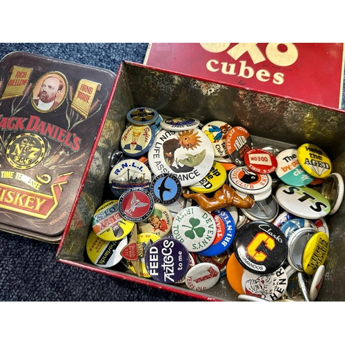 1435 - Box of Collectibles, including two Quaker men Toby Jugs and a Quaker man money box, Quaker Oats Comm... 