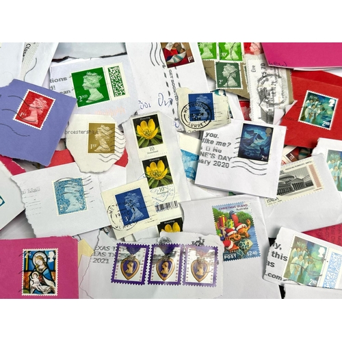 1472 - A Collection of Assorted Loose Stamps