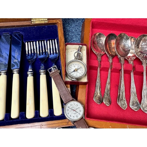 1558 - Collection of Silver Plated Ware, to include various assorted flatware, two canteens of cutlery, etc... 