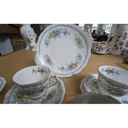 584 - Royal Albert Bone China 'Gem' Tea Service, comprising 12 cups, 12 saucers, 12 side plates, two milk ... 