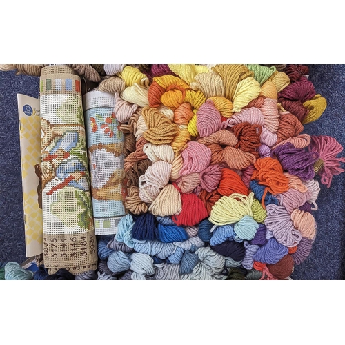 1498 - Crafting Enthusiast - Large Quantity of Pure Wool 'Anchor' Quality Tapestry Skeins, ideal for wool r... 