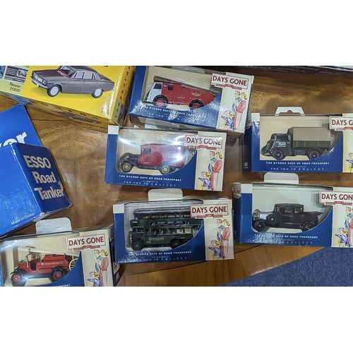 1527 - Box of Assorted Die Cast Models including Lledo Showmans Collection Helter Skelter, three Lledo Coll... 