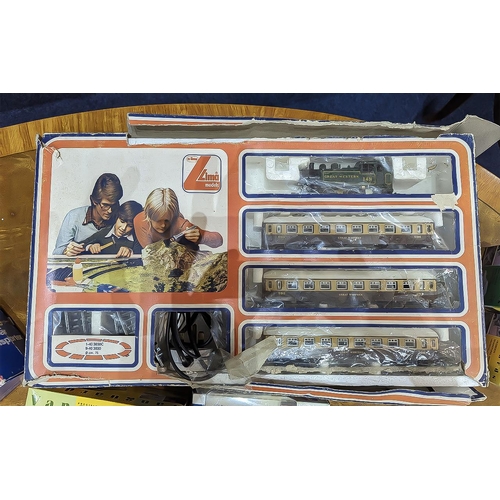 1527 - Box of Assorted Die Cast Models including Lledo Showmans Collection Helter Skelter, three Lledo Coll... 