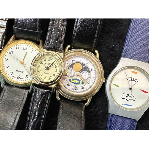 402 - Large Collection of Ladies & Gentleman's Wristwatches, leather and bracelet straps, various makes to... 