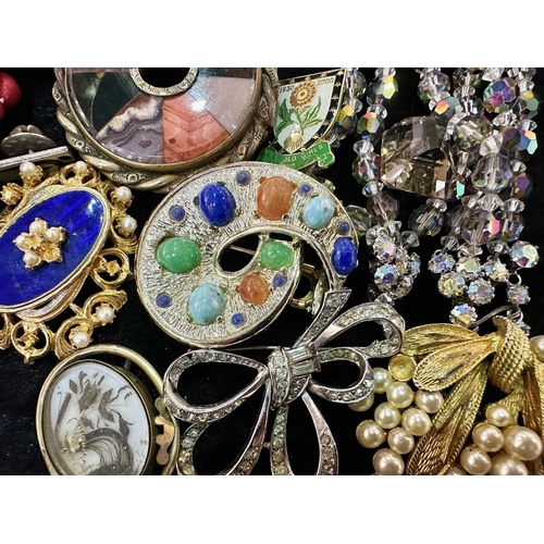 409 - Collection of Costume Jewellery. Good Mixed Lot, Needs Sorting, Jet, Glass Beads, Watches etc.