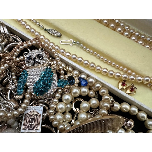 411 - Large Collection of Costume Jewellery. Includes Pearls, Beads, Pendants etc, Good Lot for Sorting.