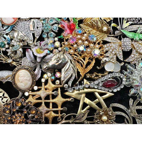 428 - Large Collection of Vintage Brooches. Large Collection of Brooches, Many Designs, Mostly Stone Set.