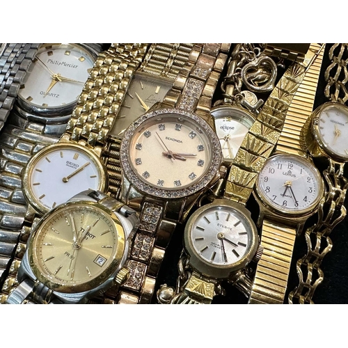 455 - Bag of Assorted Fashion Watches, gents and ladies, comprising leather and bracelet straps, including... 