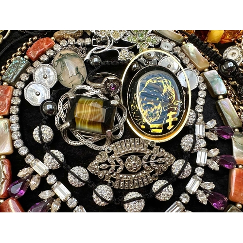 457 - Box of Costume Jewellery, including bracelets, brooches, beads, bangles, rings, etc.