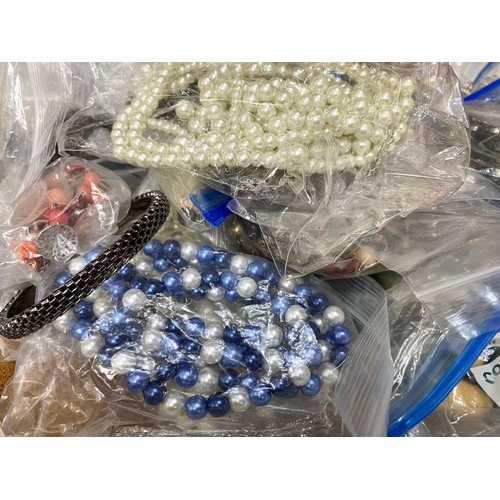 499 - Box of Costume Jewellery, mostly modern, comprises pearls, beads, brooches, etc. Ideal market or car... 