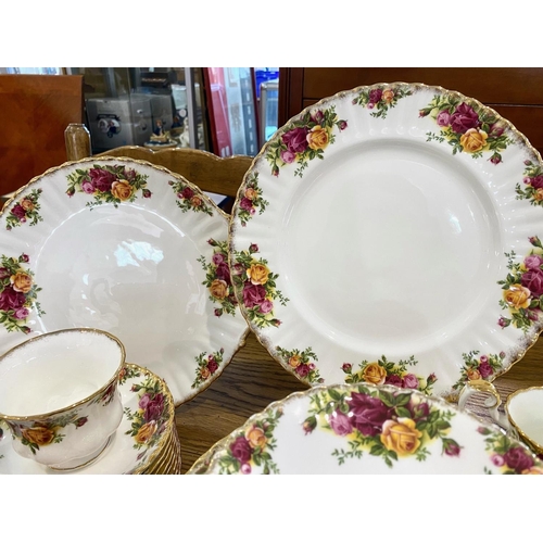 541A - Aynsley Pembroke Design Large Collection of Dinner Ware (reproduction of an 18thC Aynsley Design). I... 