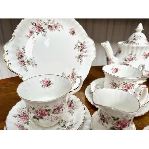 606 - Royal Albert 'Lavender Rose' Tea Service,  comprising a teapot, milk jug, sugar bowl, six cups and s... 