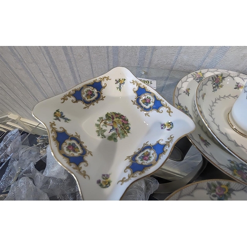 639 - Grafton China Tea Service 'Pevensey', including six tea cups, six saucers, six side plates, sugar bo... 