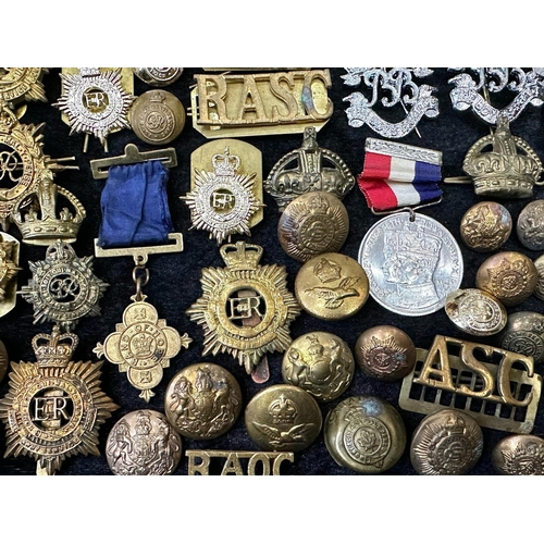 1306 - Military Interest. Large Collection of Military Cap Badges, Cloth Badges, Buttons, ID Tags etc.