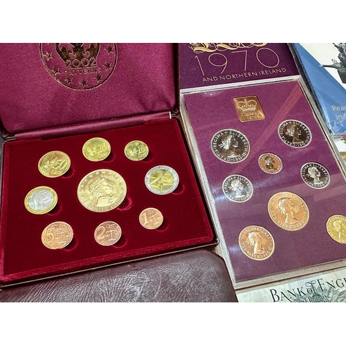 204 - Collection of Coins and Notes. Good Collection of Boxed Coin Sets and Notes, Boxed £5 Coin, Coinage ... 