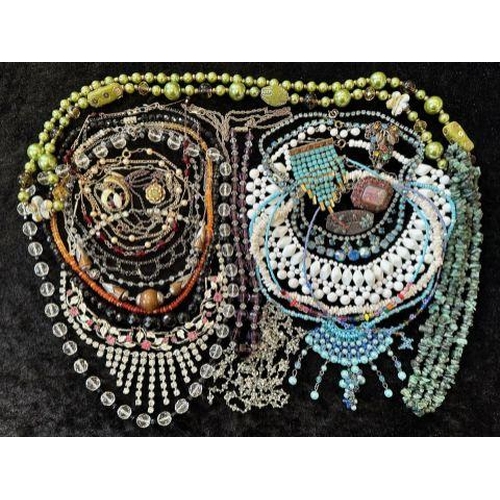 483A - Good Quality Costume Jewellery. Stone Set Jewellery, Necklaces etc.