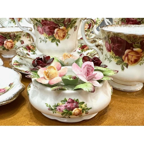 589 - Royal Albert 'Old Country Roses' Tea Set, comprising Tea Pot, milk jug, sugar bowl, six cups, eight ... 