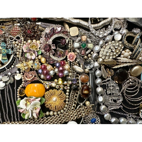 409 - Collection of Quality Vintage Costume Jewellery, comprising beads, crystal necklaces, brooches, bead... 