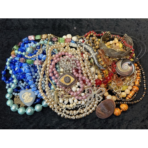 422 - Collection of Quality Vintage Costume Jewellery, comprising beads, crystal necklaces, brooches, brac... 