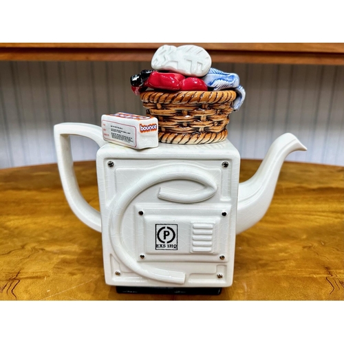 631 - Cardew Design Limited Edition Novelty Teapot in the form of a Washing Machine, No. 2015/5000.  Desig... 