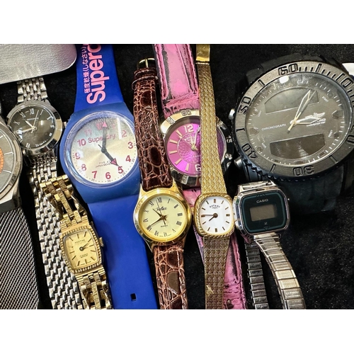 404 - Collection of Ladies & Gentleman's Wristwatches, comprising Guess, Pulsar & Breitling boxed watches,... 