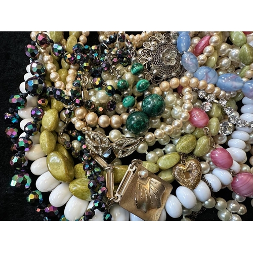 377 - Collection of Quality Vintage Costume Jewellery, comprising bangles, bracelets, chains, collars, bro... 