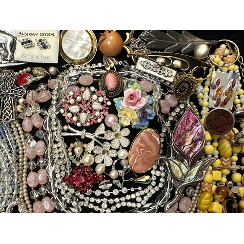 388 - Collection of Costume Jewellery, comprising beads, pearls,  necklaces, brooches, bracelets, beads, e... 