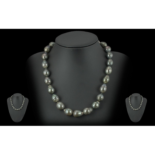 395 - Tietzian Heritier Tahiti-ZP Pearl Necklace, Tahitian  silver grey pearl necklace, 25 cultured pearls... 